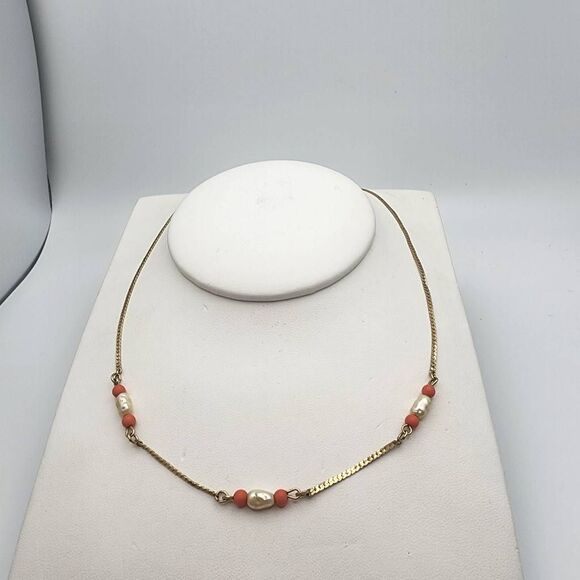 Vintage Avon Gold Tone Faux Pearl & Pink Beaded Necklace - Picture 1 of 3